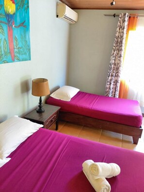 مكواة/لوح كي وواي فاي وملاءات أسرّة