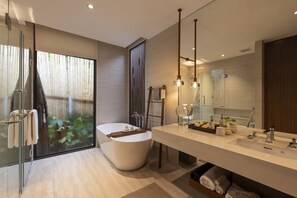 Ocean Cottage | 浴室 | 獨立浴缸及淋浴設備、雨淋花灑、免費梳洗用品、風筒