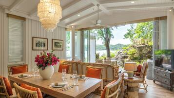 Fahn Noi Private Pool Villa | In-room dining