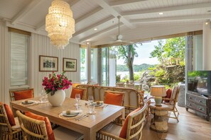 In-room dining - Cape Fahn Hotel – Private Islands Samui (Koh Samui)