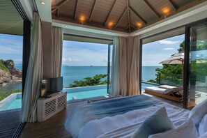 Free minibar items, in-room safe, desk, laptop workspace - Cape Fahn Hotel – Private Islands Samui (Koh Samui)