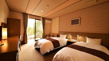 双床房 (Fuji) | 1 多间卧室、客房内保险箱、特色装修、办公桌
