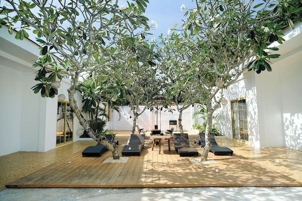 Sundeck