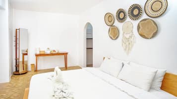 Deluxe Suite, Garden View | 1 bedroom, premium bedding, desk, blackout drapes