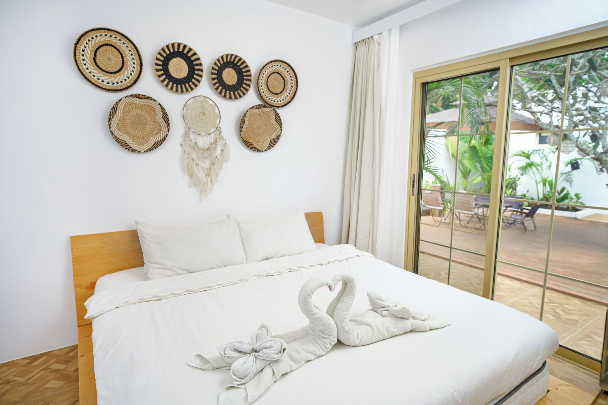 デラックス スイート ガーデンビュー | 1 室のベッドルーム、高級寝具、デスク、遮光カーテン