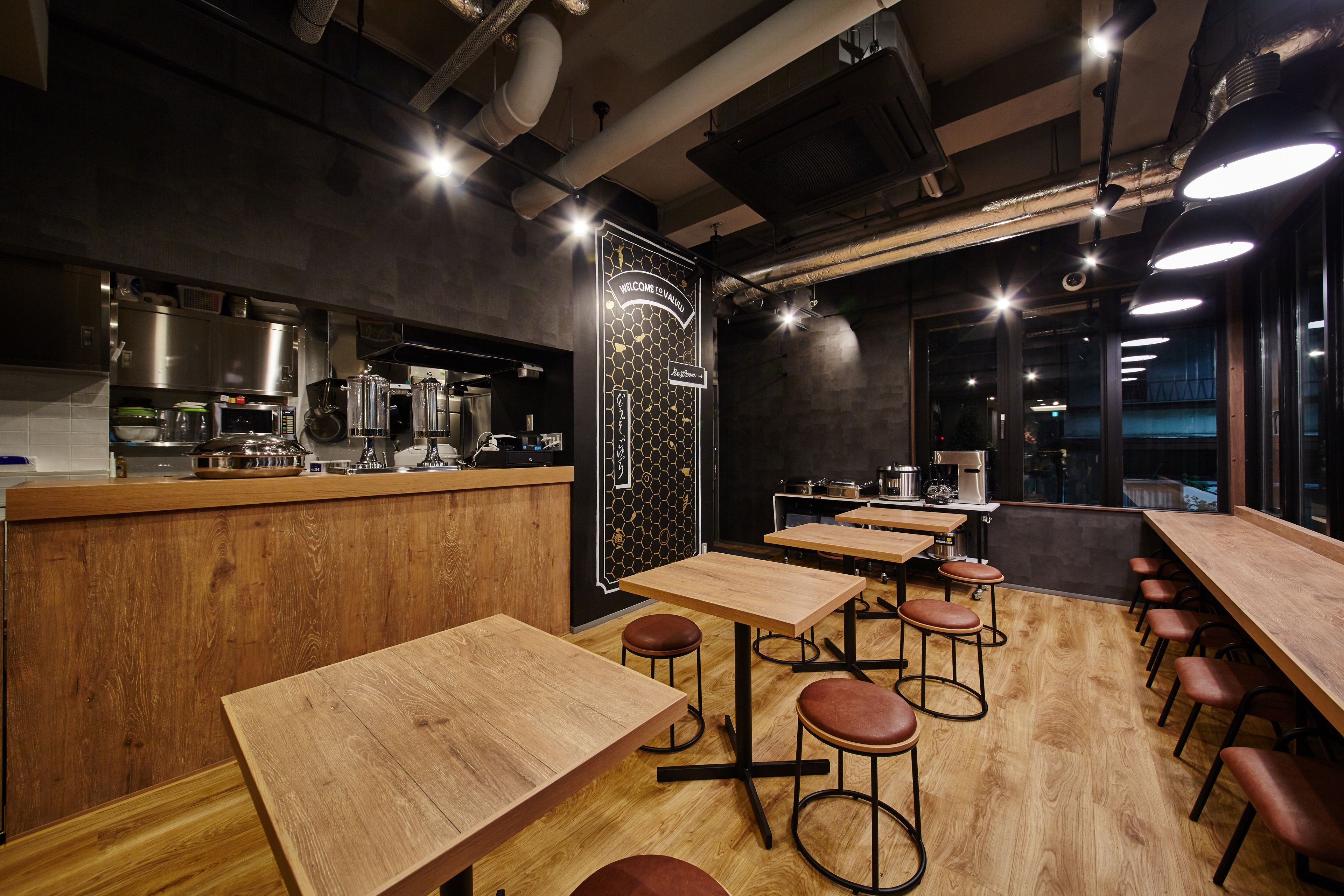 daily cooked-to-order breakfast (jpy 1100 per person)