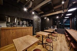 Daily cooked-to-order breakfast for a fee