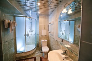 Superior Suite, 2 Bedrooms | Bathroom - SaryArka (Pavlodar)