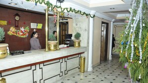 Reception hall - Hotel Alpine Continental (Shillong)