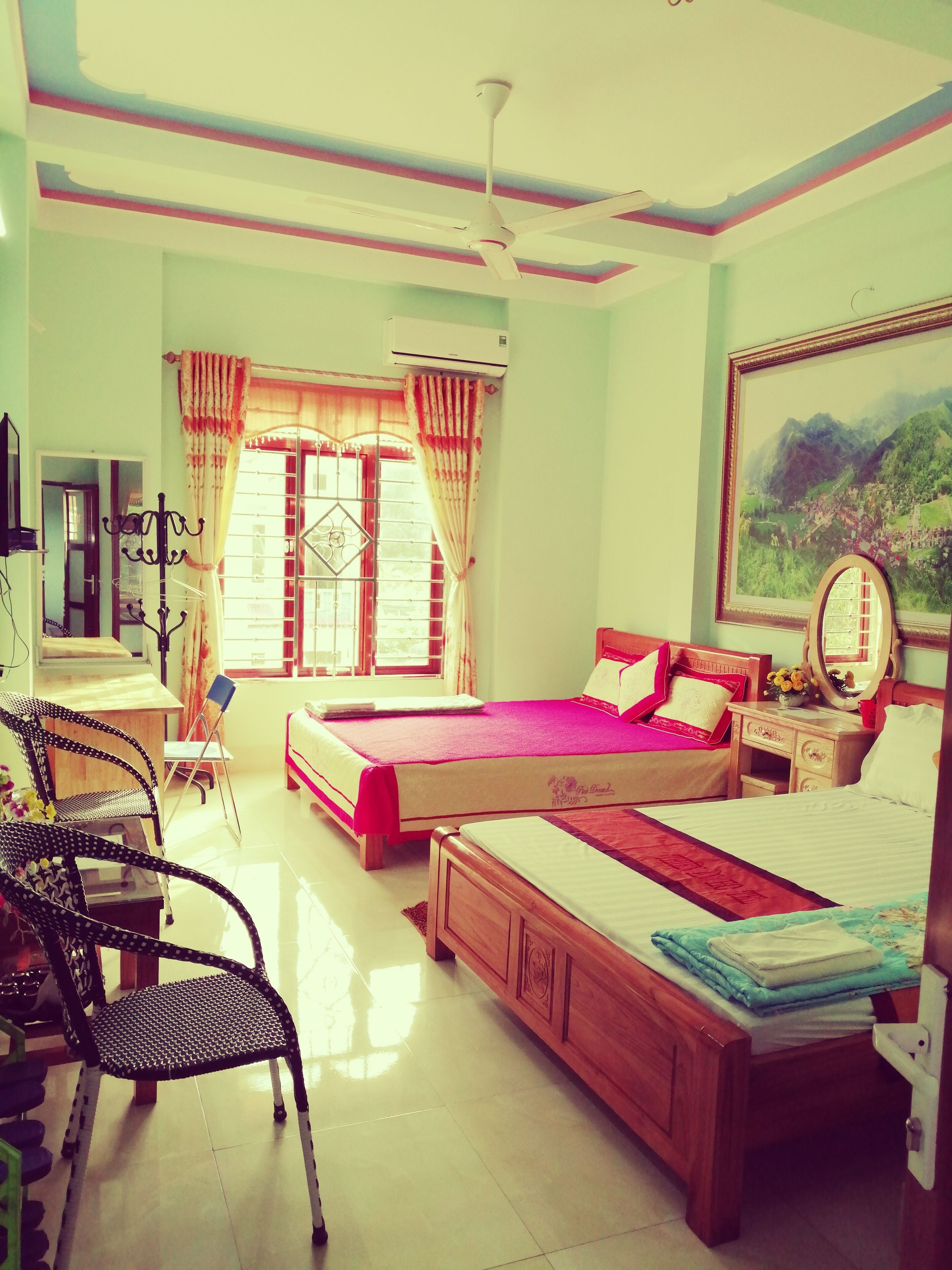 Deluxe Double Room, Private Bathroom | Living area | 42-inch LCD TV with cable channels, TV