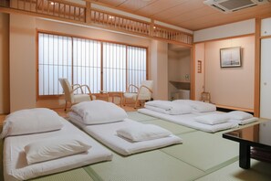 In-room safe, soundproofing, free WiFi, bed sheets - Yunoyado SYOUEI (Kyoto)