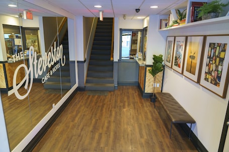 Recepción. The Steveston Cafe & Hotel