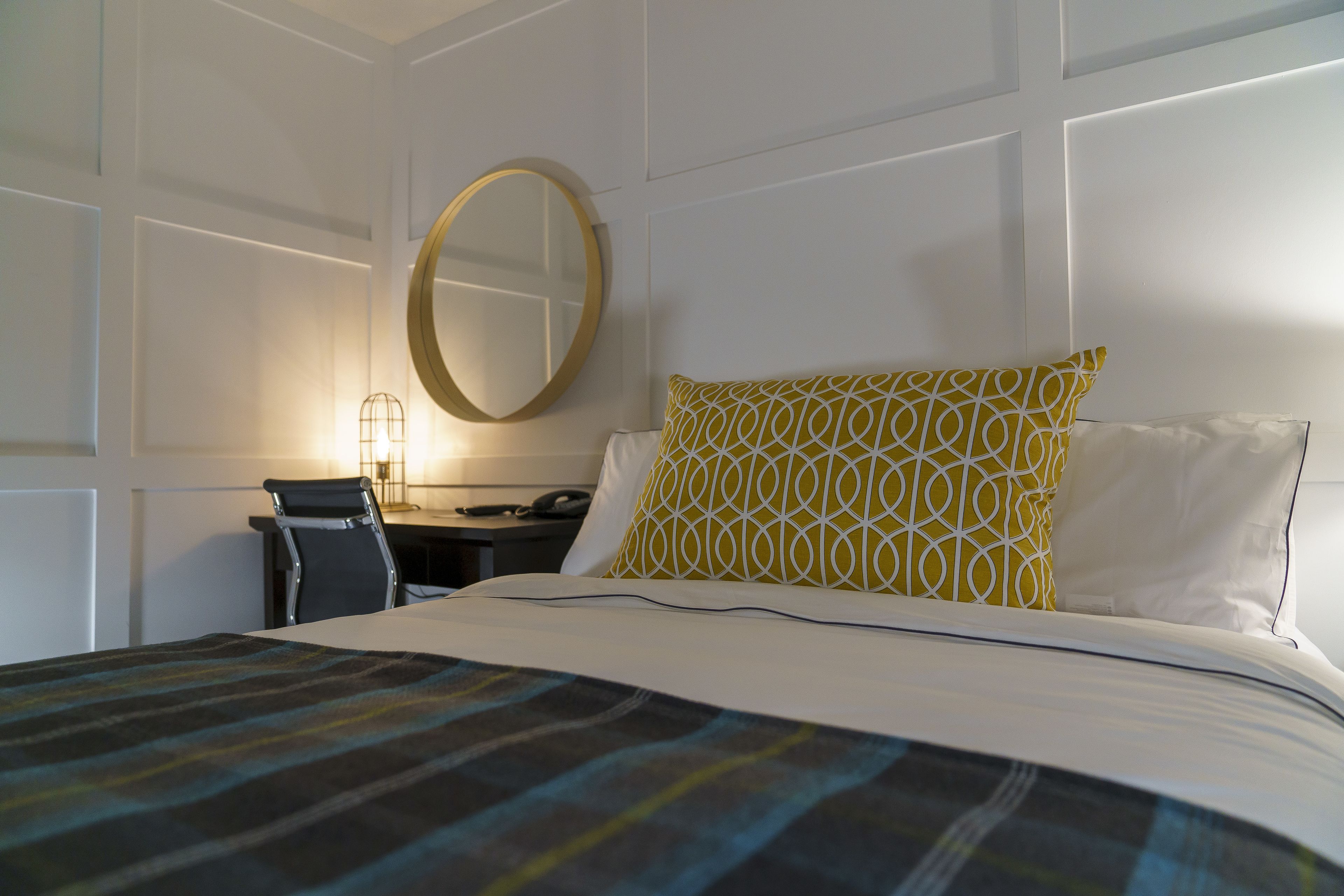 Cortinas blackout, wifi gratis y ropa de cama 