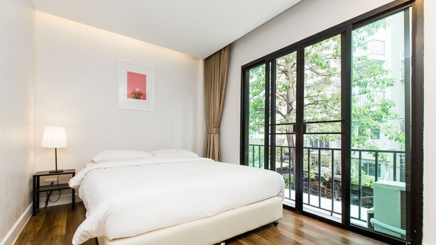 King Room with Balcony 