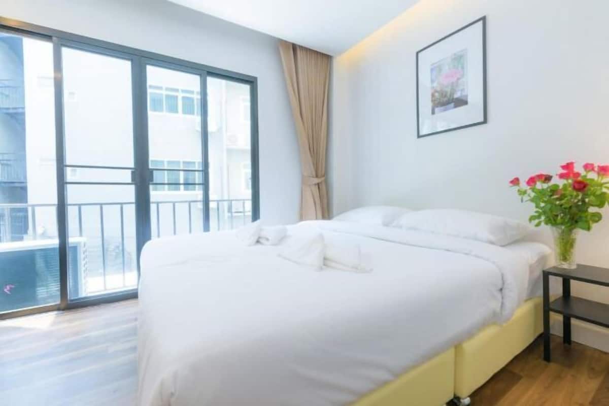 Cortinas blackout, sistema de insonorización y wifi gratis