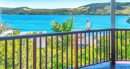 Casuarina Cove 16 Ocean View Deluxe Refurbished 3 Bedroom House Near Marina With Golf Buggy
