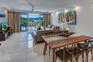 Interior - Poinciana 011 Deluxe 2 Bedroom Apartment Centrally Located With Golf Buggy (Whitsundays)