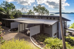 Exterior - Panorama 3 Hamilton Island 2 Bedroom Ocean View Near Marina With Golf Buggy (Whitsundays)