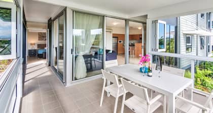 Oasis 1 Hamilton Island 2 Bedroom Apartment In Central Location With Golf Buggy