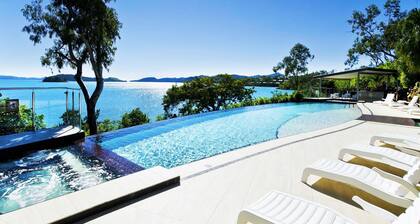 Shorelines 27 Hamilton Island 2 Bedroom Ocean View Near Marina With Golf Buggy