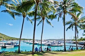 Dock - Shorelines 23 Hamilton Island 2 Bedroom Ocean View Near Marina With Golf Buggy (Whitsundays)
