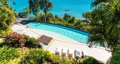 Villa 12 The Edge Oceanfront Deluxe 3 Bedroom Near Marina With Golf Buggy