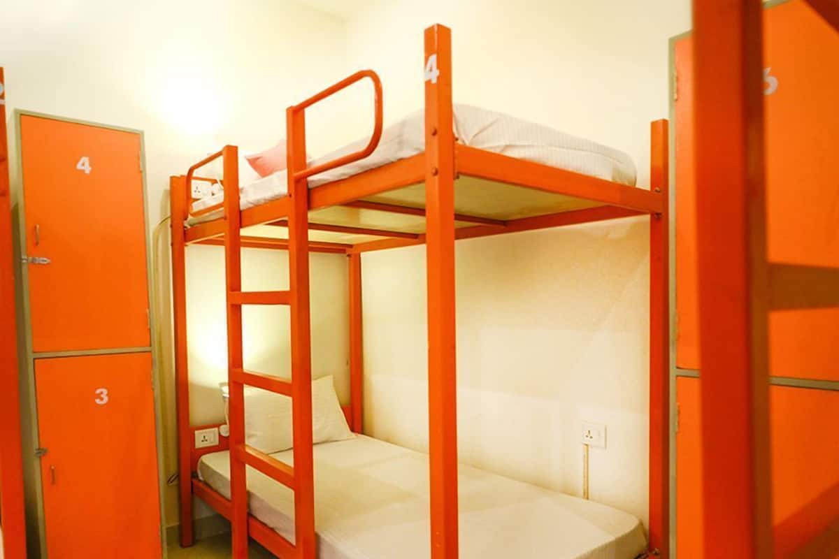 Superior 6 Bed Female Dorm | In-room safe, soundproofing, iron/ironing board, free WiFi