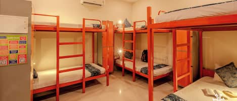 6 Bed Mixed Dorm | In-room safe, soundproofing, iron/ironing board (on request), free WiFi