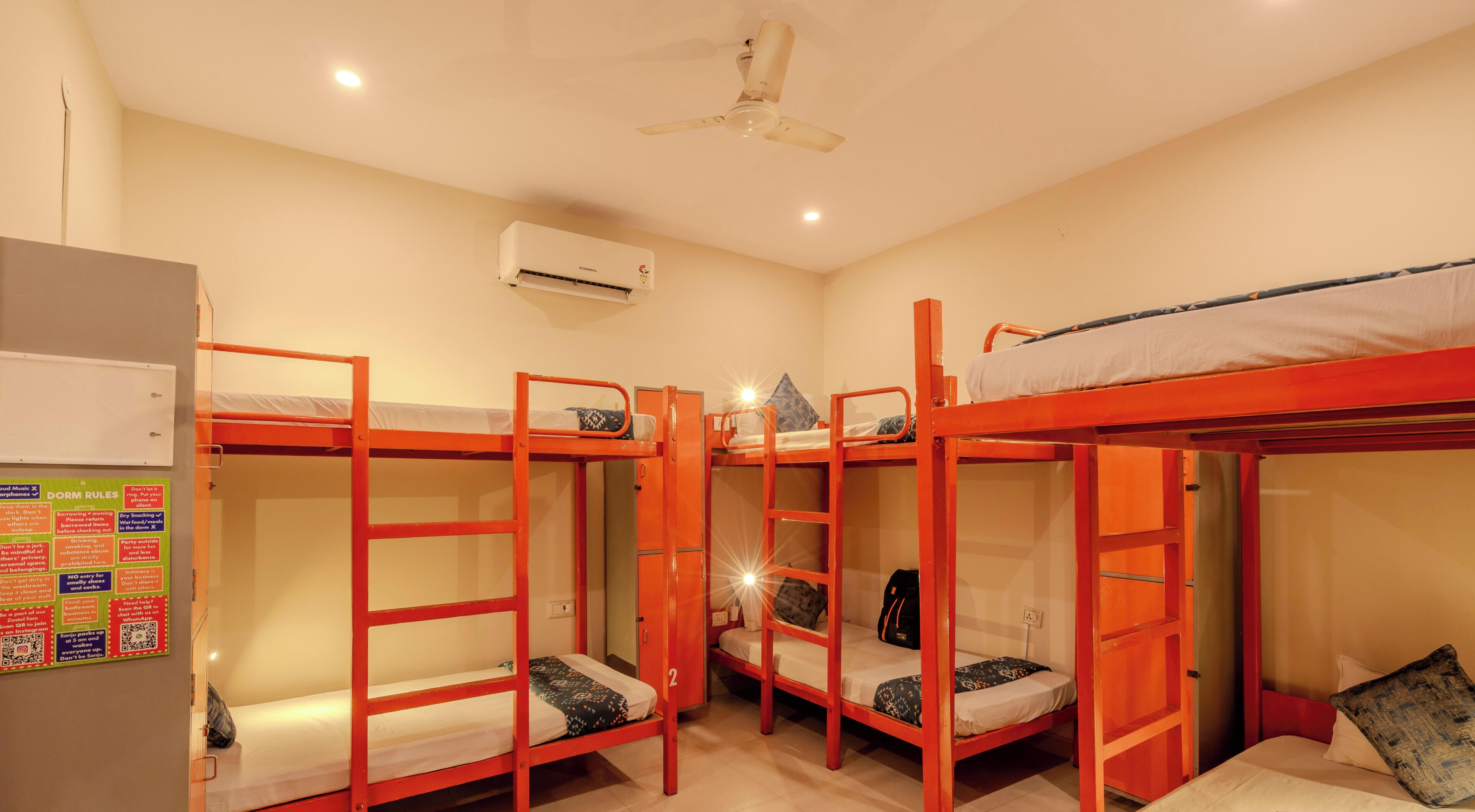 6 Bed Mixed Dorm | Caja de seguridad en la habitación y insonorización 