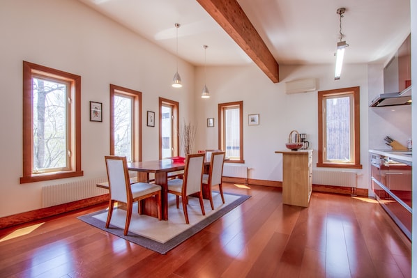 Townhome, 3 Bedrooms | Private kitchenette
