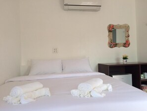 Rollaway beds, free WiFi - River & Mountain resort (Nakhon Nayok)