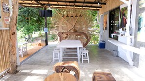 Petit déjeuner anglais servi tous les jours en supplément