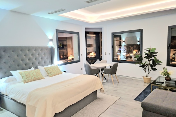 Suíte estúdio luxo | 3 quartos, roupas de cama premium, edredons de pluma