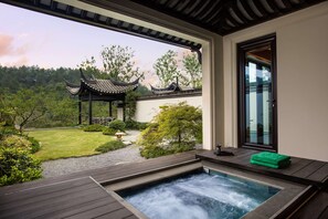 Ropa de cama de alta calidad, edredón y minibar