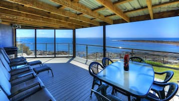 Panoramic-Haus, 3 Schlafzimmer, 2 Bäder, Meerblick | Terrasse/Patio