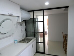 Habitación Deluxe doble, baño compartido | Escritorio, cortinas opacas, wifi gratis
