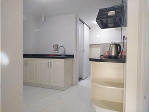 ビジネス ダブルルーム | デスク、遮光カーテン、WiFi (無料)