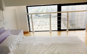 Basic Double Room, Shared Bathroom | Desk, blackout curtains, free WiFi - Yunzu Aparthotel - Huanlegu Branch (Shanghai)
