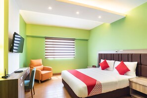 华丽双人房 | 办公桌、免费 WiFi、床单