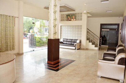 Hotel Nand Residency