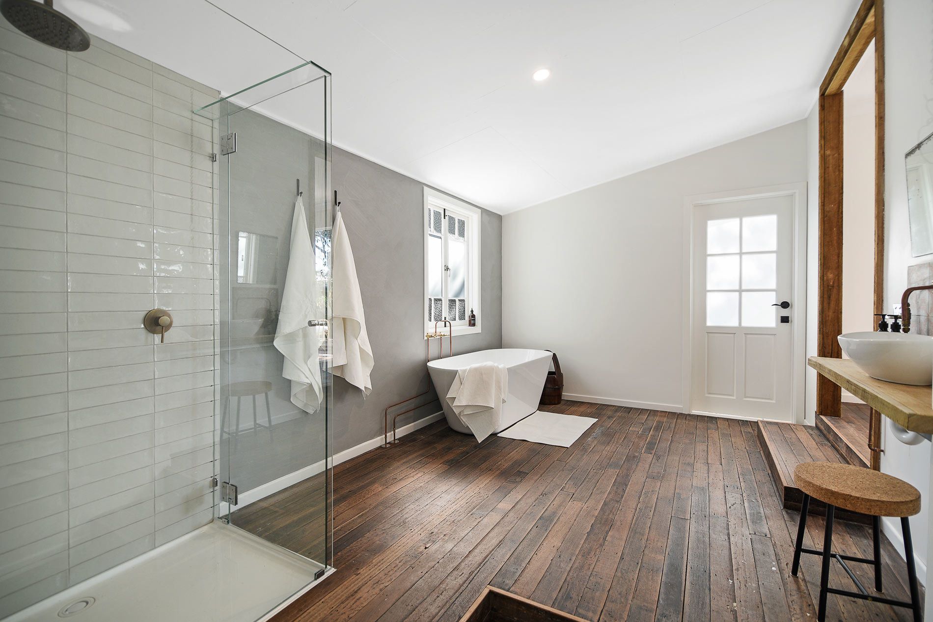 Cottage có thiết kế đặc trưng, 4 phòng ngủ, không hút thuốc | Phòng tắm | Vòi sen/bồn tắm kết hợp, bồn tắm ngâm, đồ dùng nhà tắm miễn phí 