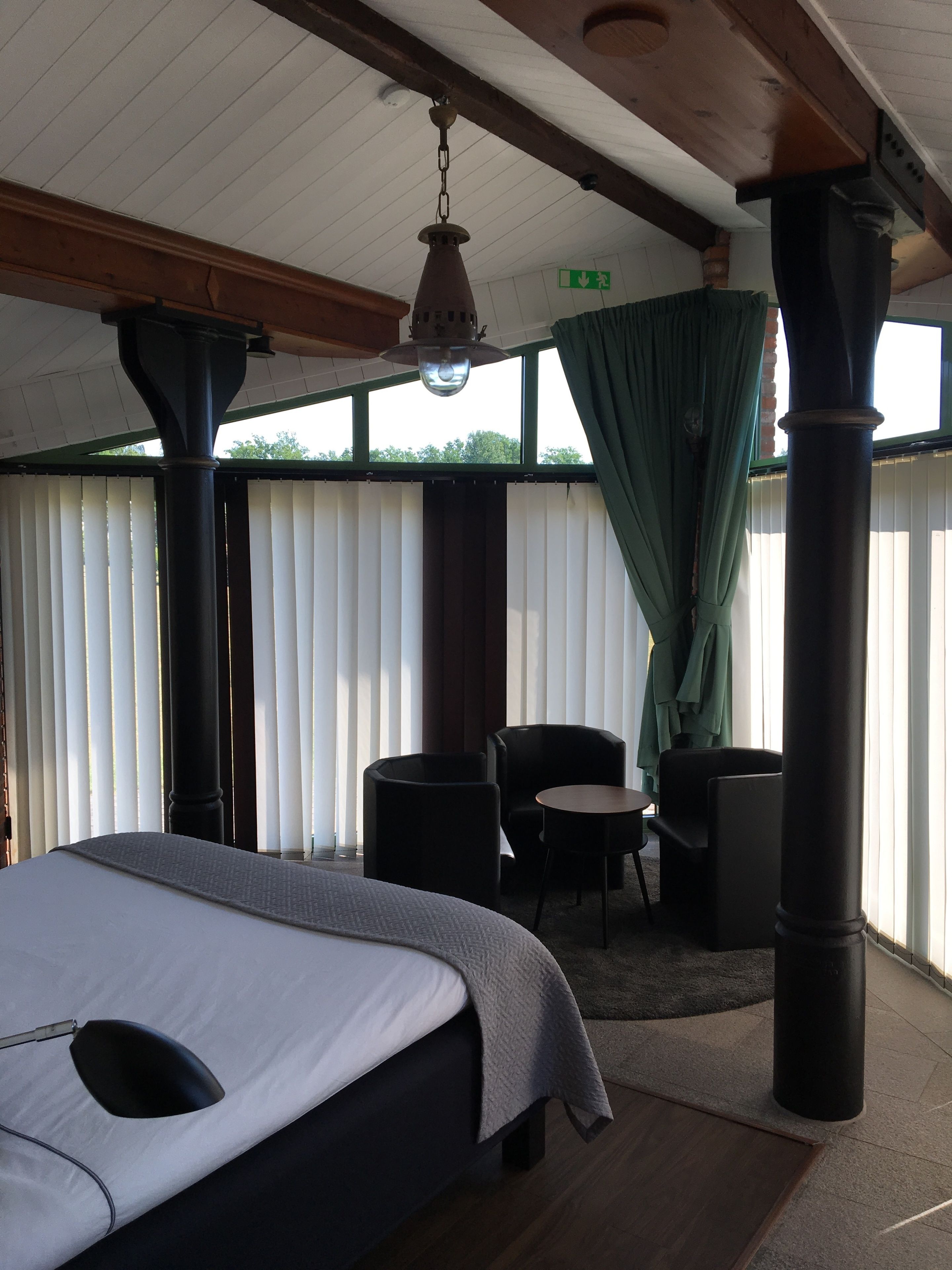 Deluxe Double Room, Private Bathroom | Iron/ironing board (on request), WiFi (free), bed sheets