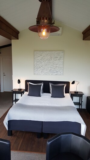 Phòng đôi Deluxe, phòng tắm riêng | Bàn ủi/dụng cụ ủi quần áo, truy cập Internet không dây miễn phí 