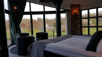 BĂŒgeleisen/BĂŒgelbrett, kostenloses WLAN, BettwĂ€sche