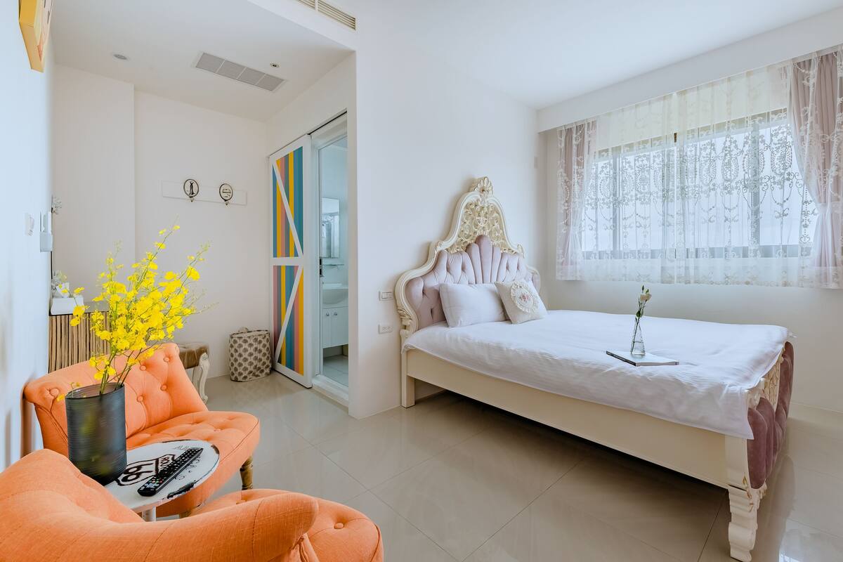 4 habitaciones, decoración personalizada y muebles diferentes