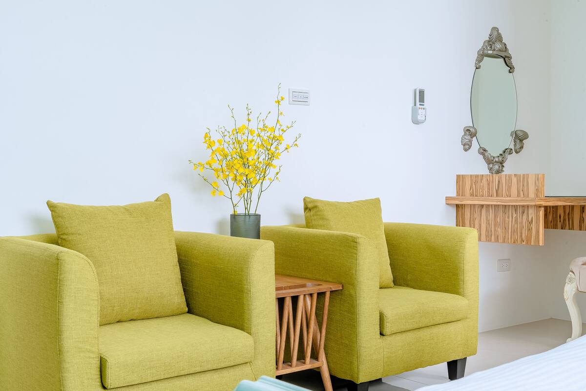 Habitación doble estándar (202) | Wifi gratis, decoración personalizada y muebles diferentes 