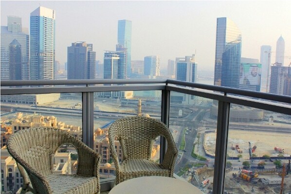 Balcony - New Arabian Holiday Homes - Residence 8 (Dubai)