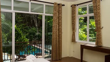 2-Bedroom Villa with Private Pool | 2 chambres, bureau, rideaux occultants, chambres insonorisées