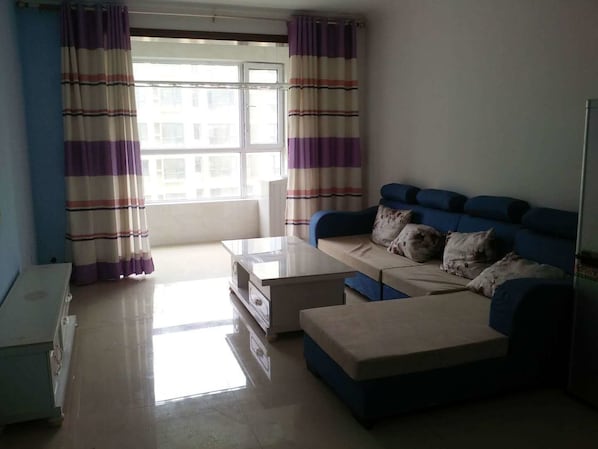 Apartamento, 3 habitaciones | Escritorio