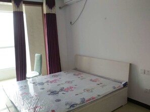 Apartamento, 3 habitaciones | Escritorio